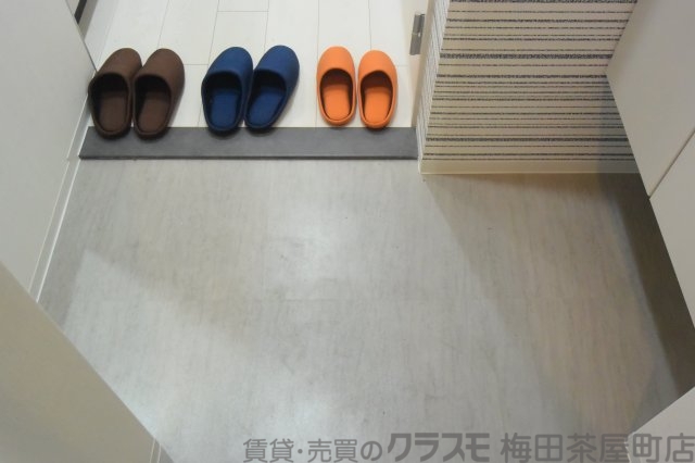 玄関　セイワパレス梅田茶屋町