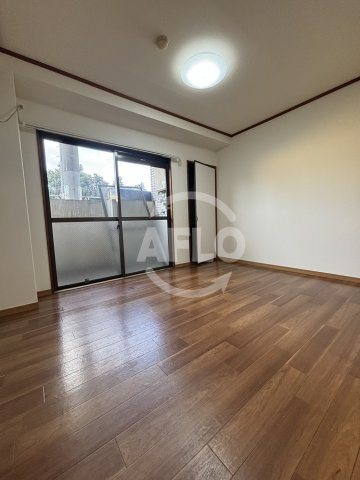 居室・リビング　ロイヤル神路II　リビング