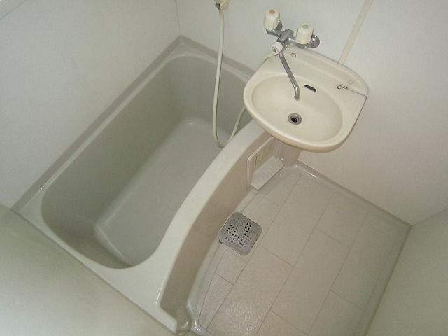 バス・シャワールーム　●もちろんバス・トイレはセパレート！