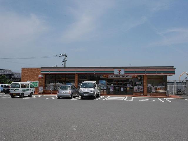 コンビニ　セブンイレブン（コンビニ）まで720m