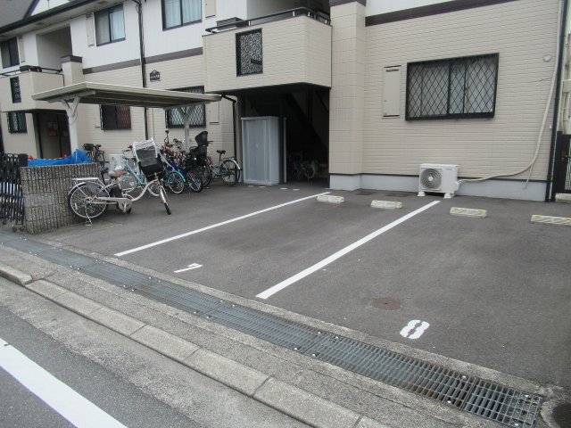 駐車場　駐車場完備です