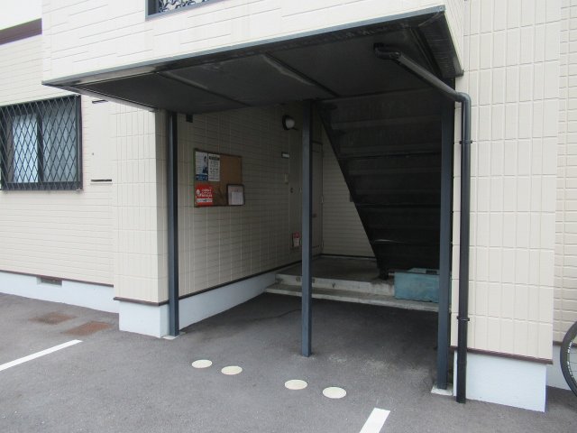 エントランス　清潔なエントランスです