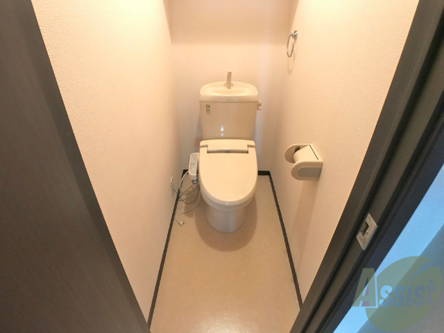 トイレ　ウォシュレット付きのトイレです。シャワートイレは日本の宝。
