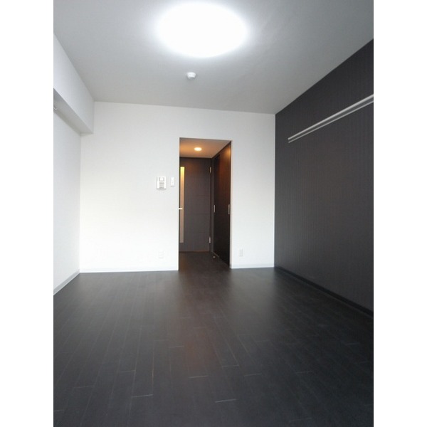 居室・リビング　※照明は設置されません