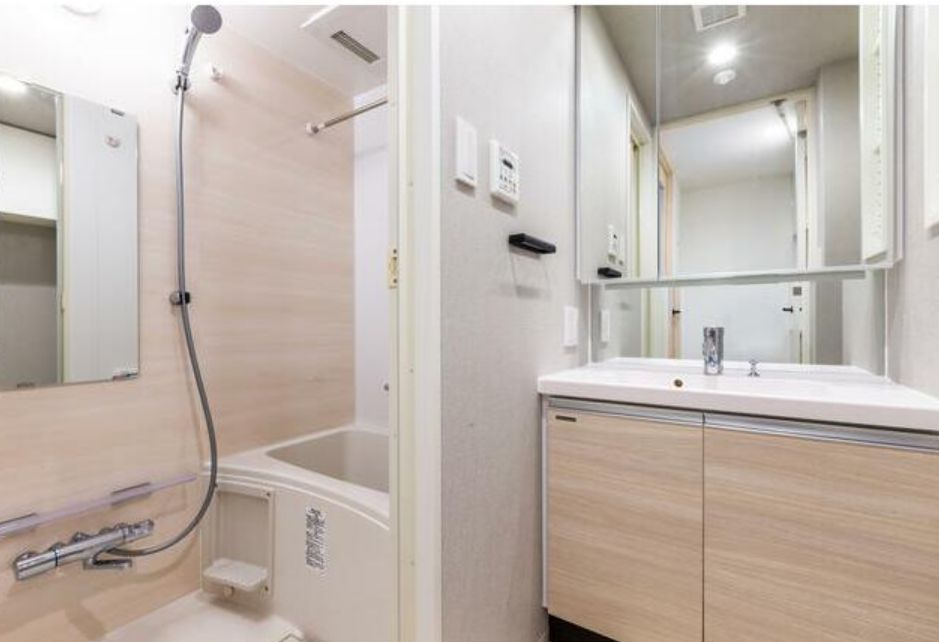 バス・シャワールーム　同物件内別部屋の参考写真になります