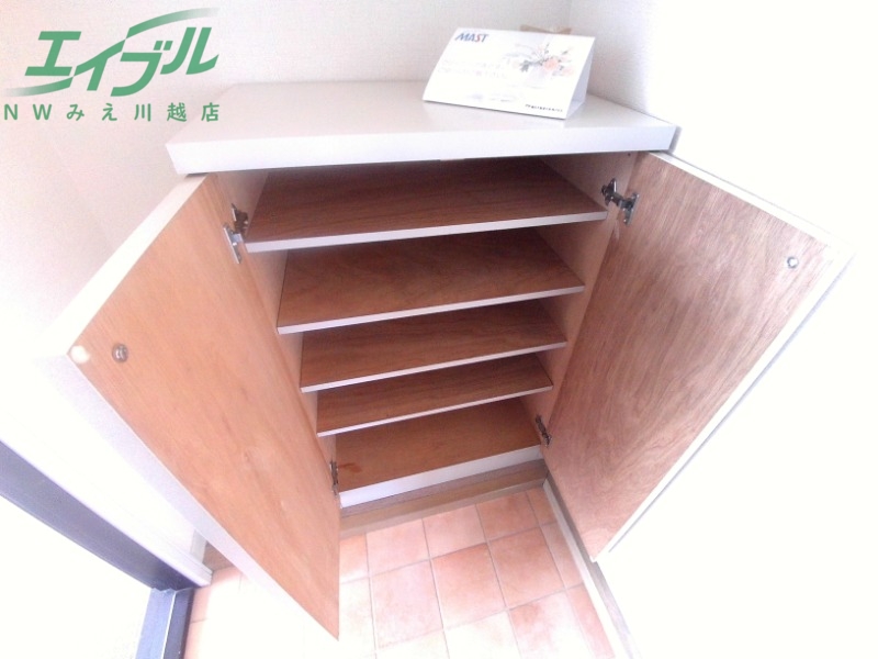 収納　同型参考写真