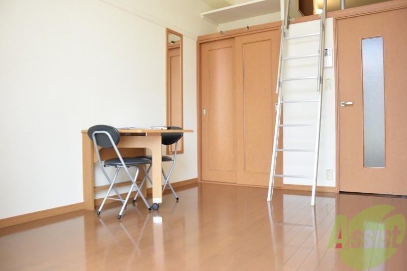レオパレスブリエの居間写真