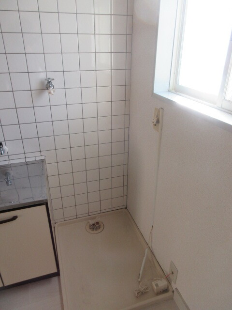 その他　室内洗濯機置き場。安心の防水パン付き。