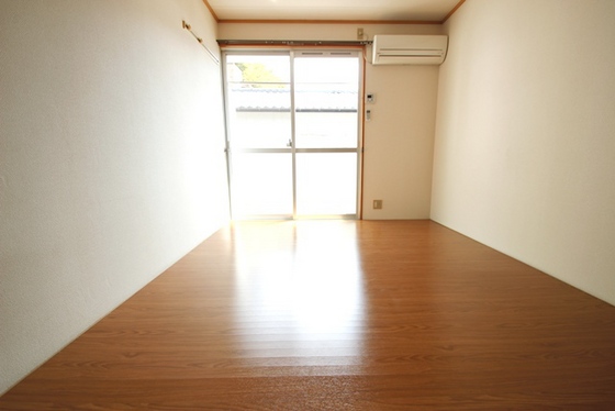 居室・リビング　※別号室のお写真です