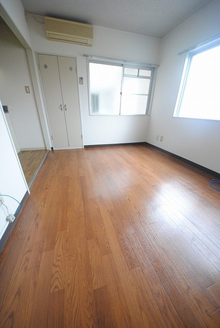 居室・リビング　写真は３０３号室