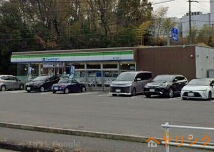 コンビニ　ファミリーマート瀬戸小坂町店（コンビニ）まで190m