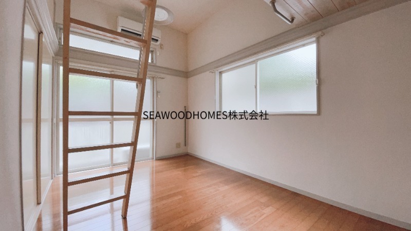 その他部屋・スペース　傷が付きにくく、冬でも温もりのある木目調フローリング。