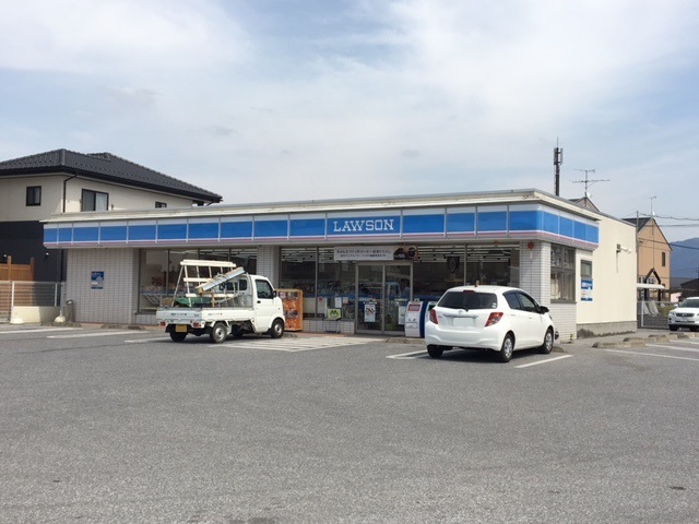 コンビニ　ローソン　愛知川市店（コンビニ）まで2050m