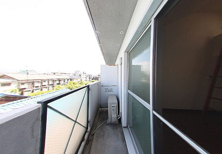 バルコニー　陽当たり良好なバルコニーです