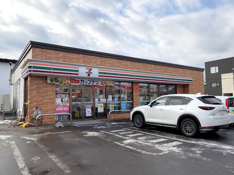 コンビニ　セブンイレブン函館堀川町店（コンビニ）まで348m