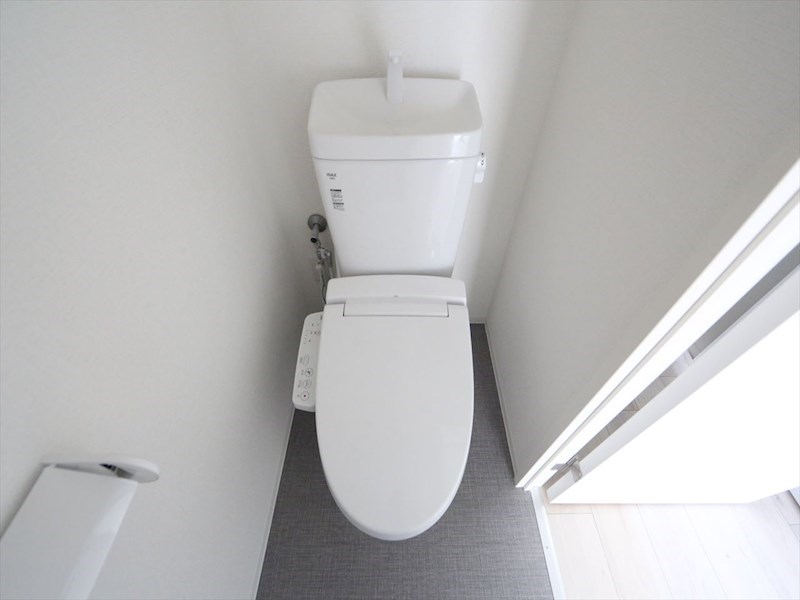 トイレ　温水洗浄暖房便座付トイレ