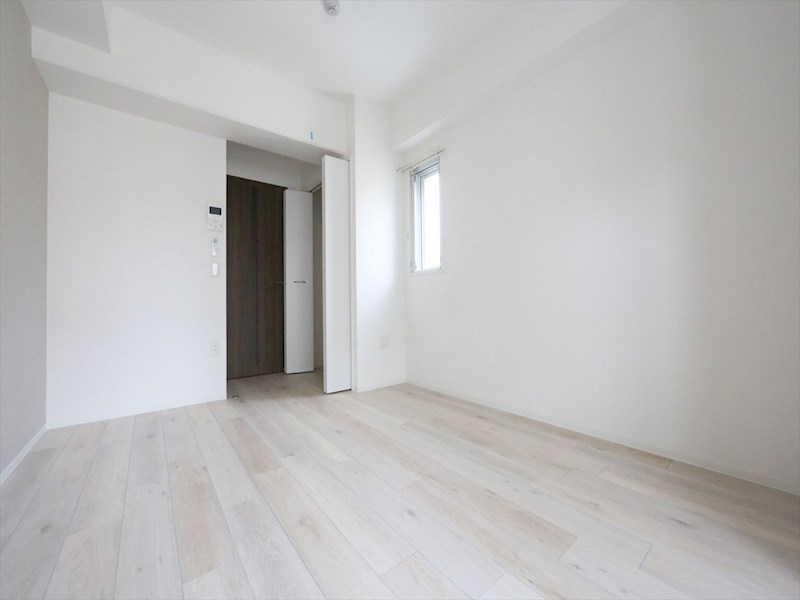 居室・リビング　洋室7.6帖　クローゼット付（収納充実してます）