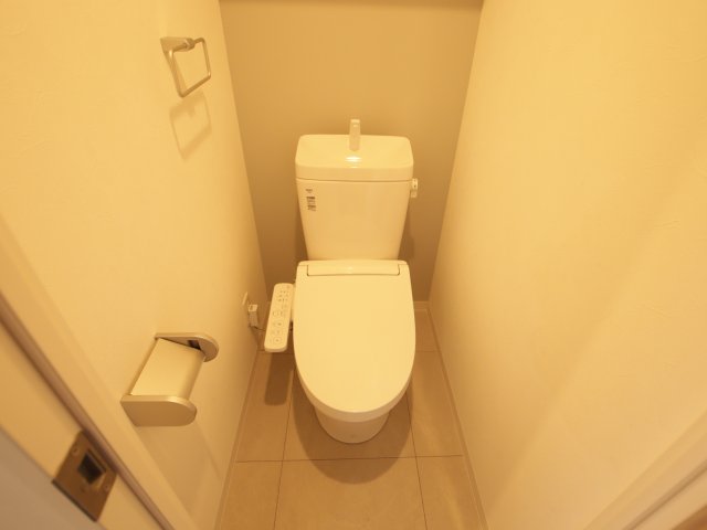 トイレ　※別号室の参考写真です※