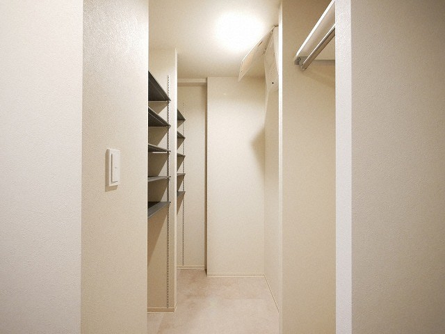 その他設備　広々としたシューズクローゼットです♪