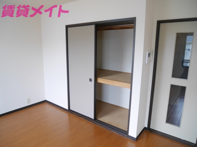 収納　同物件別室反転タイプ画像