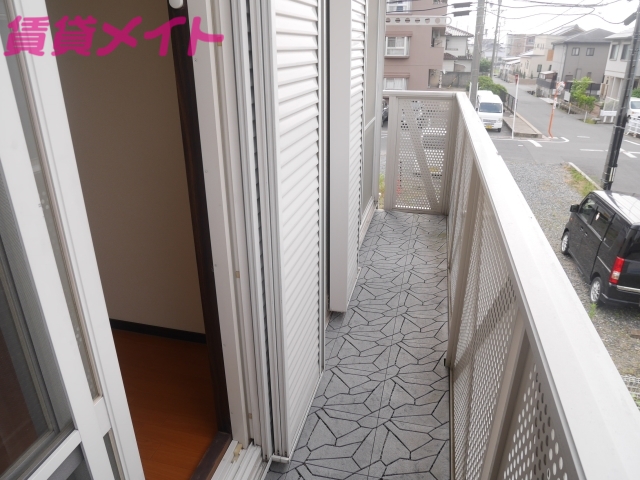 バルコニー　同物件別室反転タイプ画像