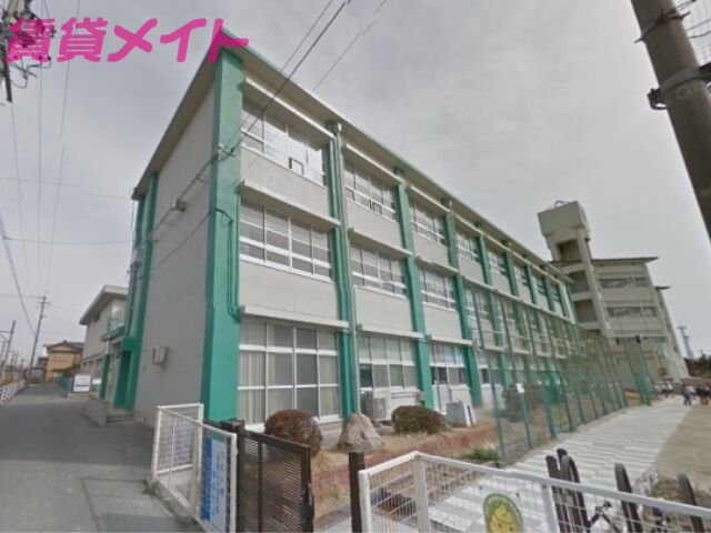 小学校　四日市市立日永小学校（小学校）まで669m