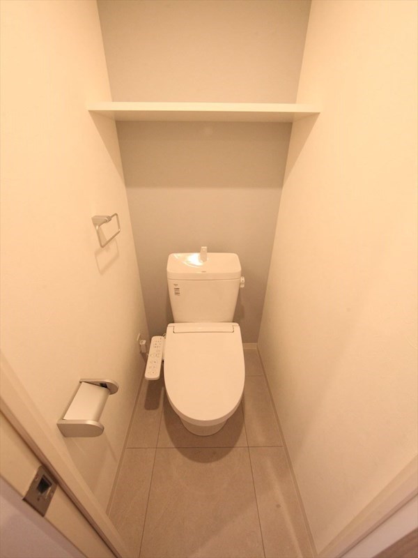 トイレ　温水洗浄暖房便座付トイレ