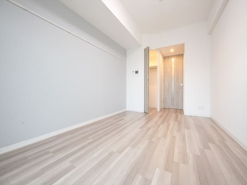 居室・リビング　洋室8.6帖　クローゼット付（収納充実してます）