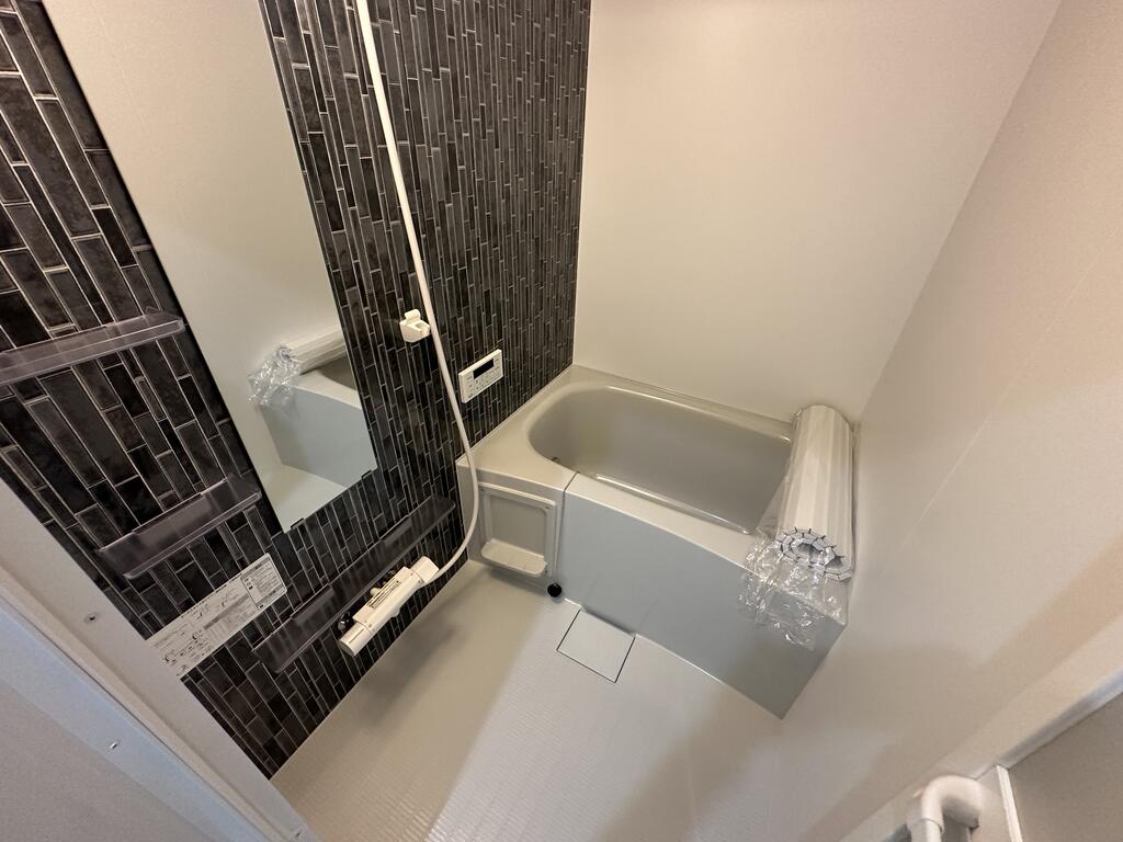 バス・シャワールーム　同施工の別物件写真でございます。