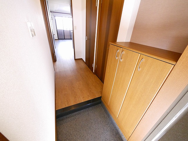 玄関　落ち着いた玄関です