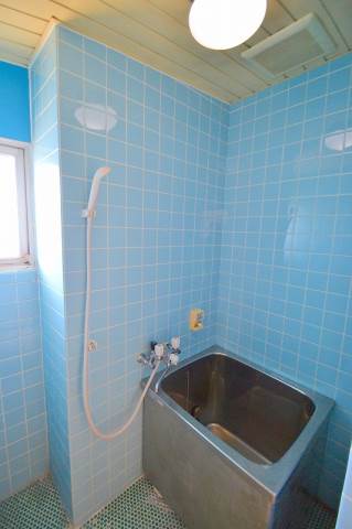 バス・シャワールーム　お問合せはシティホーム海田センター　082-821-2227