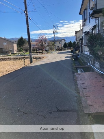 その他　前面道路（その他）まで0m