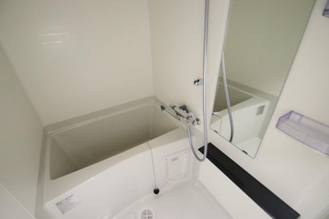 バス・シャワールーム　同タイプの参考写真です