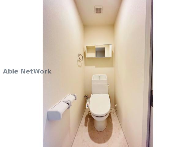 トイレ　同物件別号室の写真