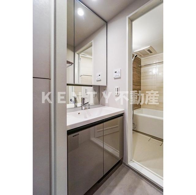 洗面設備　広い洗面スペース