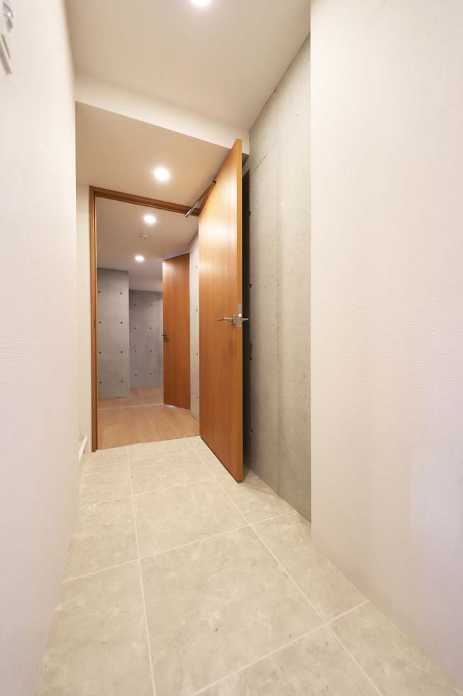 玄関　明るい室内です