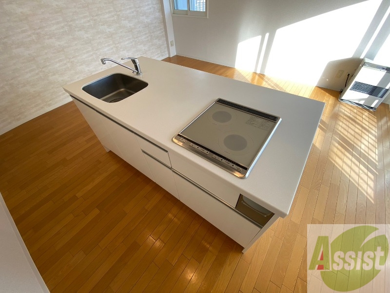 キッチン　キッチンは調理スペースもあり料理がはかどりそうです。