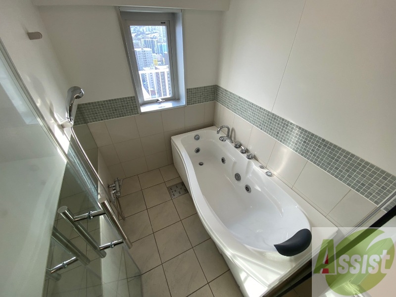 バス・シャワールーム　お風呂になります。一日の疲れを癒してくださいね。