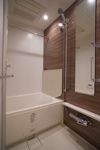 バス・シャワールーム　バス