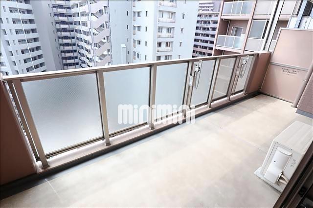 バルコニー　とっても広いベランダです