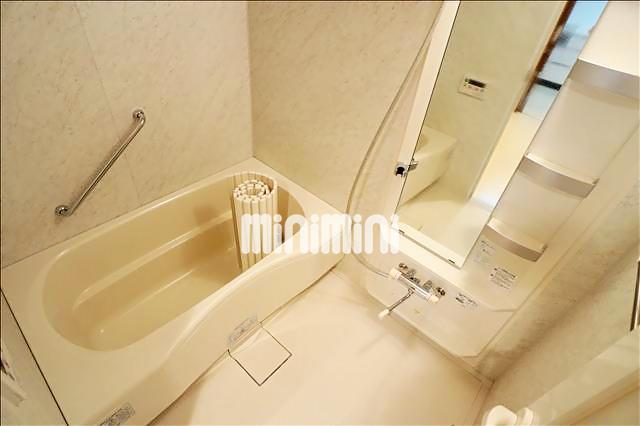 バス・シャワールーム　広めのバスルームです