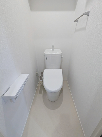 トイレ　温水洗浄暖房便座とダブルトイレットペーパー