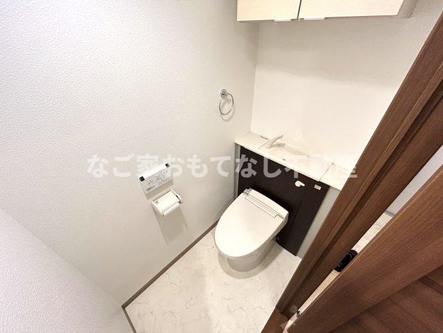 トイレ　※写真は別号室