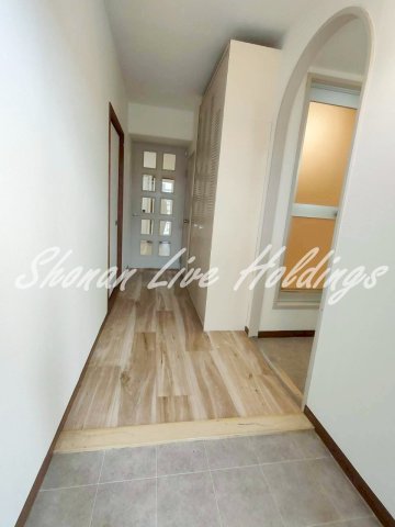 玄関　広々使える玄関♪大型シューズボックス付き※モデルルーム