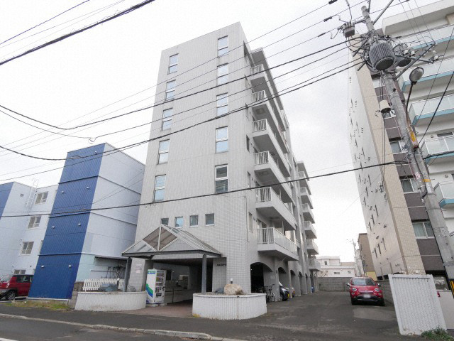 建物外観　★初期費用0円で入居可！★内装リフォームお得な2LDK！