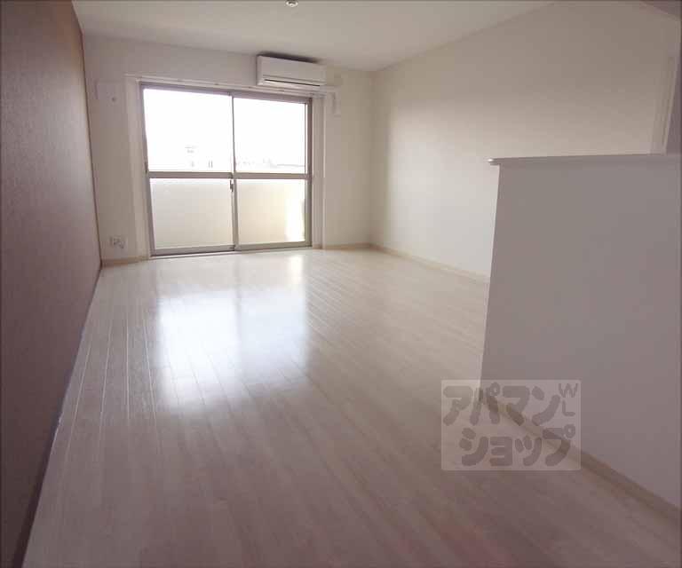 居室・リビング　１０．８帖広々したお部屋です。