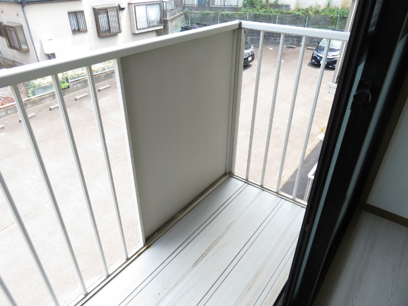 バルコニー　※別号室の写真となります。