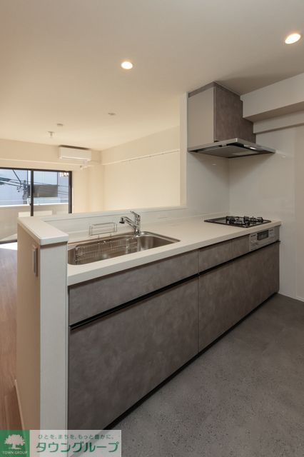 キッチン　※写真は同タイプ住戸です。