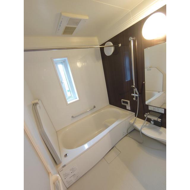 バス・シャワールーム　追い焚き付浴室