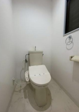 トイレ　別タイプ部屋　参考写真です